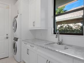 Thumbnail von 583 Tripoli Court MARCO ISLAND, FL 34145