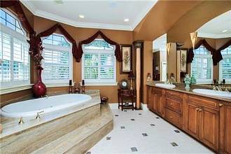 Thumbnail von 18181 Old Pelican Bay Drive Fort Myers Beach, FL 33931