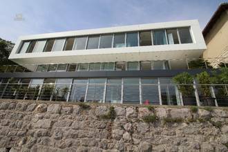 Thumbnail von Beeindruckende Villa im modernen Stil direkt am Meer