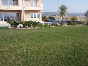 Thumbnail von Moderne Villa in sehr gefragter Lage direkt am Strand