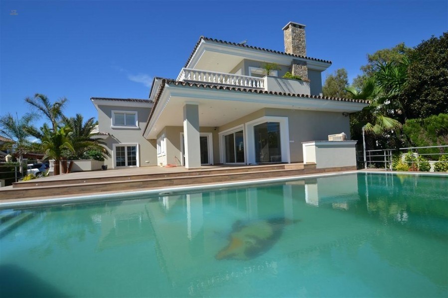 Luxus-Villa in Marbesa R2057168