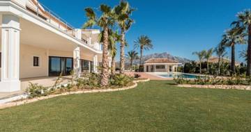 Thumbnail von Luxus-Villa in El Madroñal R2423576