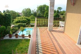 Thumbnail von Gepflegte, große Villa in Orts- und Seenähe mit Pool und Traumseeblick.