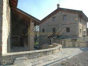 Thumbnail von Agriturismo listo para operar con su propia viña, en una región vinícola de gran interés turístico.