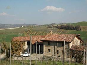 Thumbnail von Agriturismo listo para operar con su propia viña, en una región vinícola de gran interés turístico.