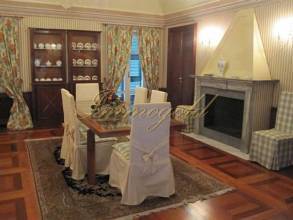 Thumbnail von Elegante, herrschaftliche Villa im residentiellen, repräsentativen Teil der Ortschaft.