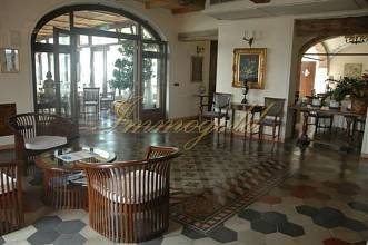 Thumbnail von 4つの個別に装備されたゲストルームを備えた高級レストランヴィラ。