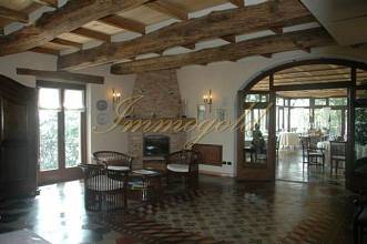 Thumbnail von 4つの個別に装備されたゲストルームを備えた高級レストランヴィラ。