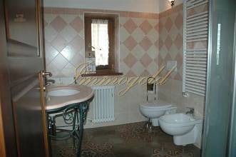 Thumbnail von 4つの個別に装備されたゲストルームを備えた高級レストランヴィラ。