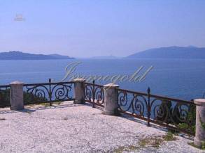 Thumbnail von Einen grandiosen Seeblick und ein riesiges Areal zeichnen dieses Anwesen aus.