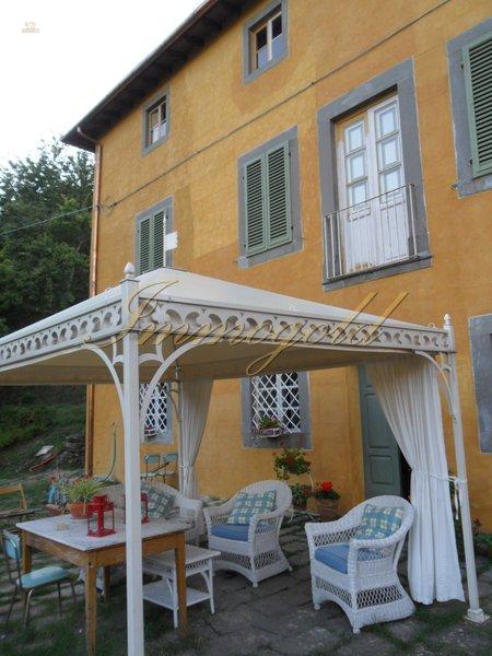 Toscana, Geschichtsträchtige Villa, etwas oberhalb von Lucca