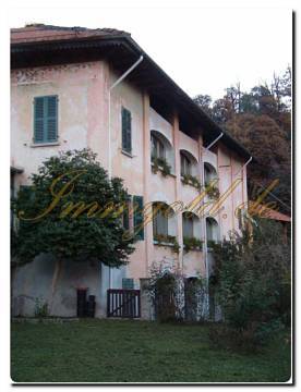 Landhaus-Villa mit historischen Merkmalen im Herzen des Naturparks von Monte Fenera.