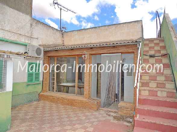 DORFHAUS MIT 4 ETAGEN ZUM SANIEREN