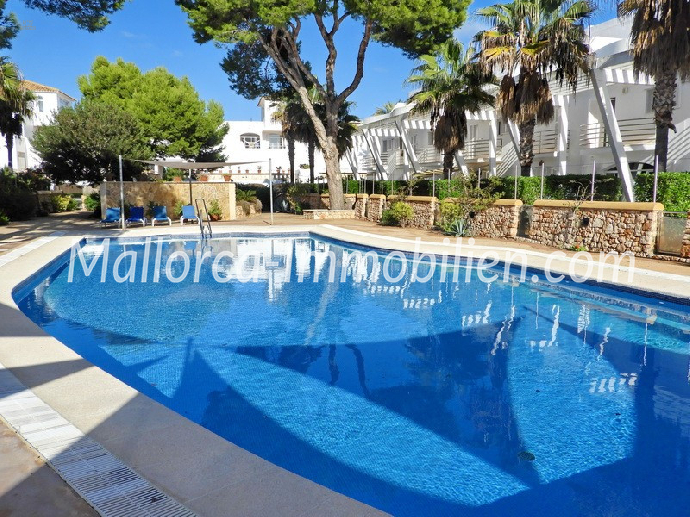 WUNDERSCHÖNES REIHENMITTELHAUS MIT GARTEN