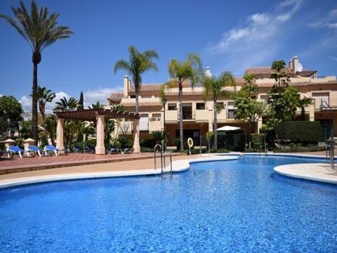 Luxus-Haus in Nueva Andalucia R2860484