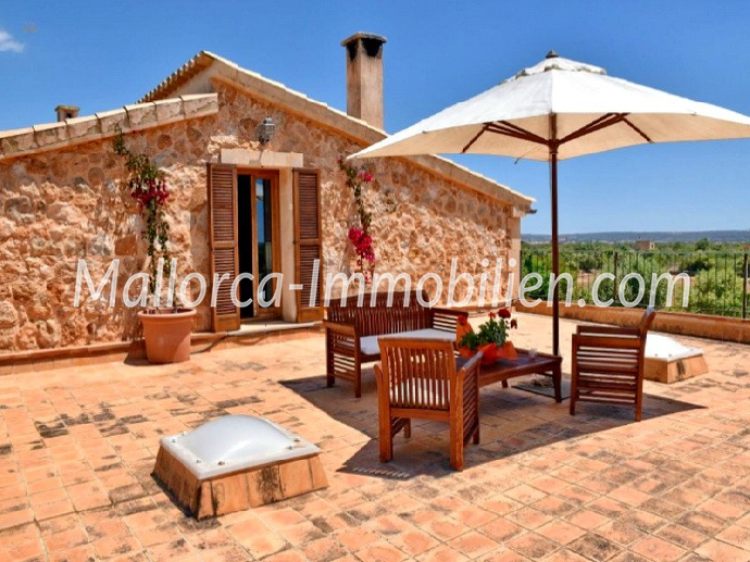 FINCA IM TRADITIONELLEN MALLORQUINISCHEN STIL