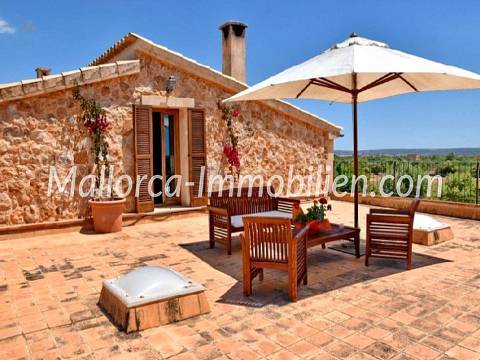 FINCA IM TRADITIONELLEN MALLORQUINISCHEN STIL