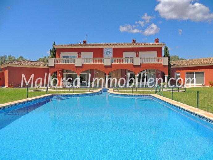 AUSSERGEWÖHNLICHES FINCA-ANWESEN DER LUXUSKLASSE