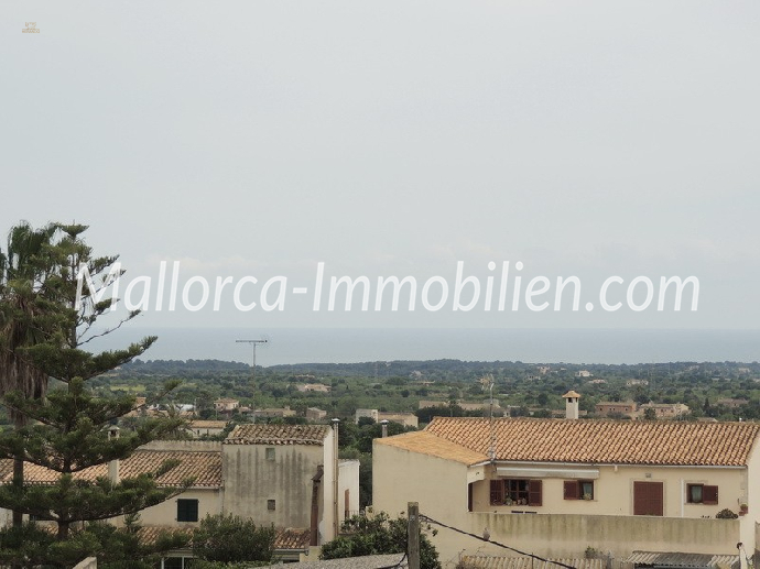 DORFHAUS ZUR GEWERBLICHEN UND PRIVATEN NUTZUNG MIT IMPOSANTEM MEERBLICK