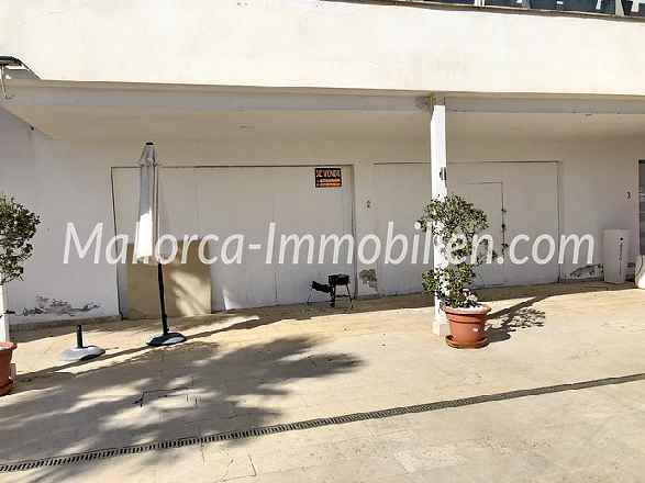 LADENLOKAL IM HAFEN VON CALA D'OR MIT MEERBLICK