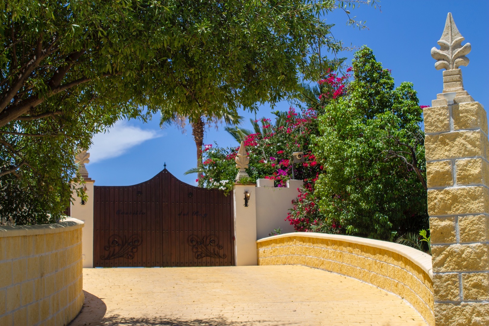 LUXURY VILLA COSTA DEL SOL - incl. HelikopterPort, 7 Garagen & Luxusfahrzeuge