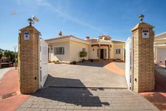 Thumbnail von Villa For Sale in Calahonda, Málaga