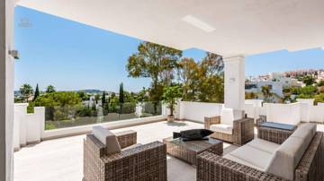 Thumbnail von Apartment For Sale in Central Nueva Andalucia, Málaga