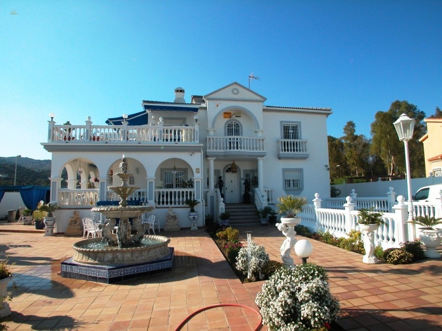 Luxus-Villa in Churriana R2769995