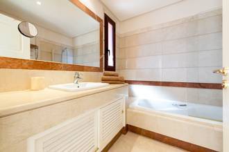 Thumbnail von Apartment For Sale in Marbella, Málaga