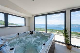 Thumbnail von Luxuriöse Villa im modernen Stil mit Panorama-Meerblick