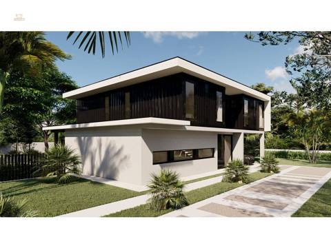 Villa For Sale in El Paraiso, Málaga