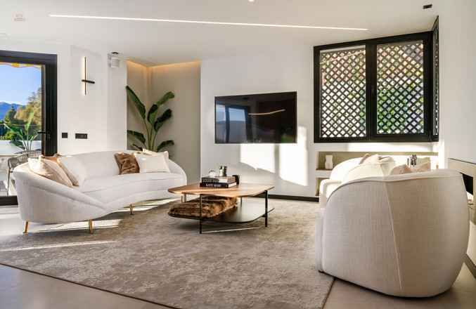 Apartment For Sale im Marbella, Málaga 