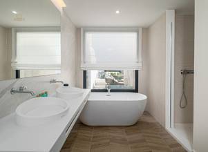 Thumbnail von Villa For Sale in  Cabopino, Málaga