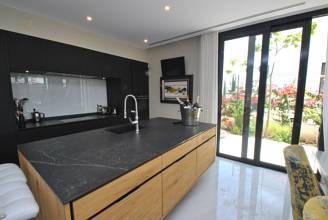 Thumbnail von Villa For Sale in Cabopino, Málaga