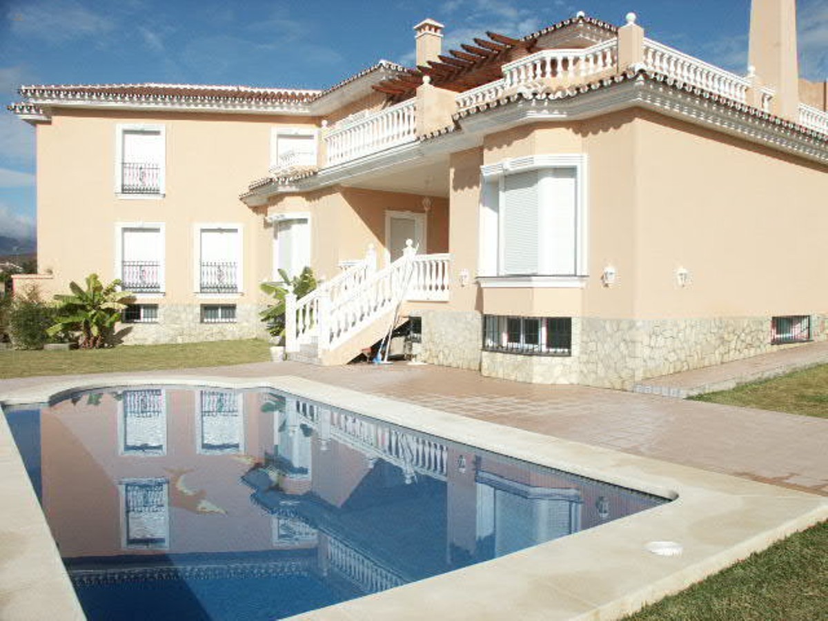 Villa For Sale in Mijas Golf, Málaga