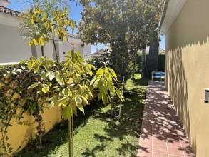 Thumbnail von Villa For Sale in Bahia de Marbella, Málaga