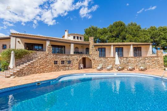 Villa For Sale in Calpe, Alicante 