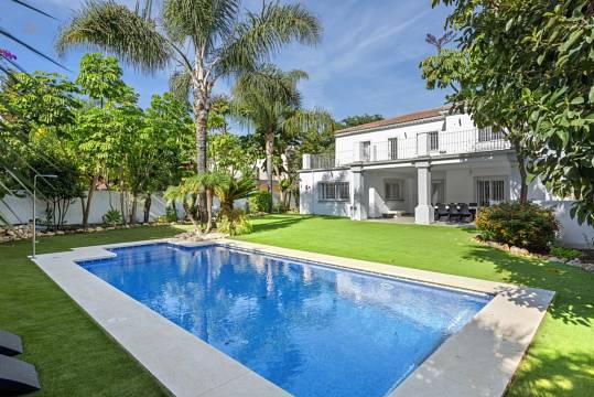 Villa For Sale in San Pedro de Alcántara, Málaga