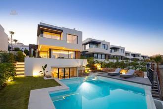 Thumbnail von Villa For Sale in Estepona, Málaga