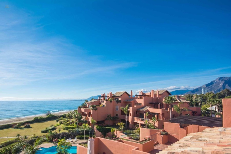 Luxus-Wohnung in Los Monteros R2671424