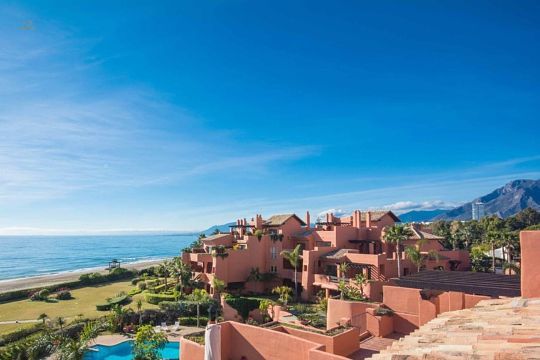 Luxus-Wohnung in Los Monteros R2671424 