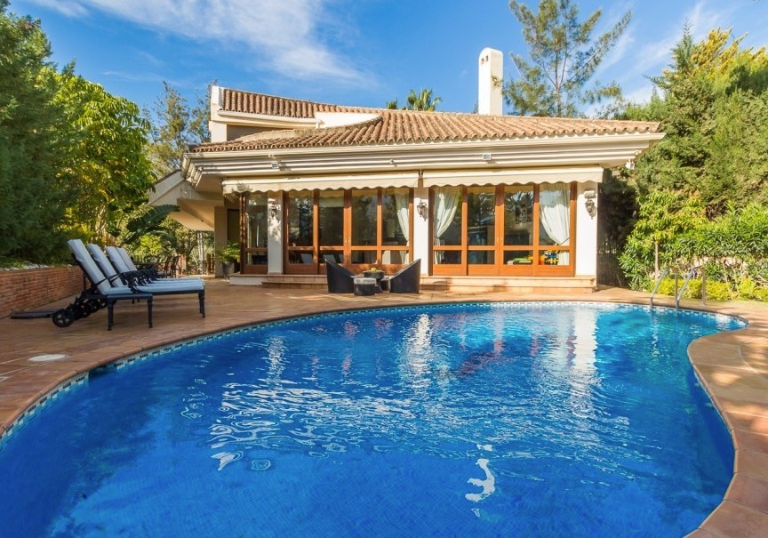 Villa For Sale in La Quinta, Málaga