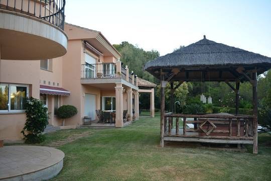 Villa For Sale in Hacienda Las Chappas, Málaga