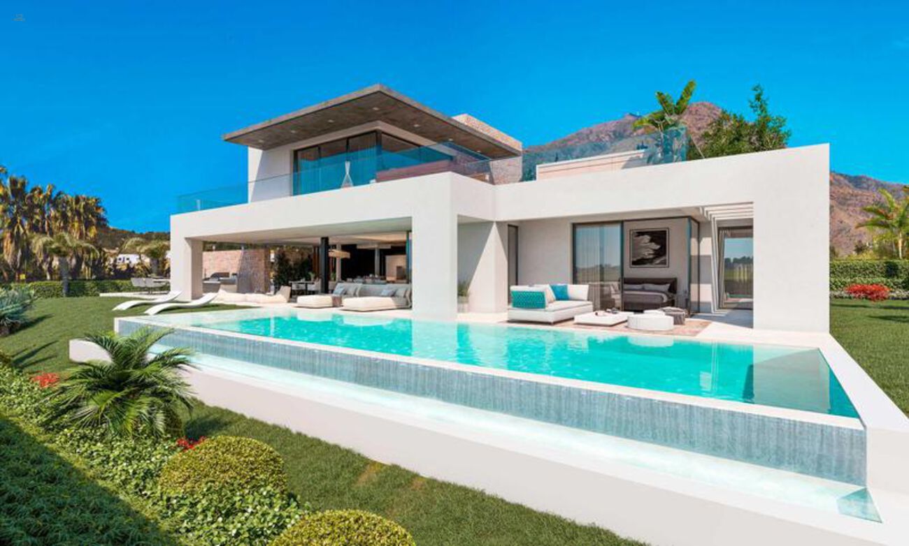 Villa For Sale in Estepona, Málaga