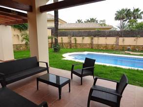 Thumbnail von Villa For Sale in Elviria, Málaga