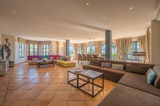 Thumbnail von Villa For Sale in Estepona, Málaga