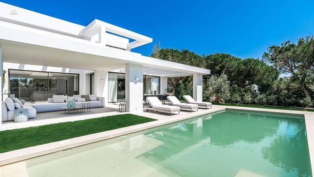  Marbella Villa ES135846