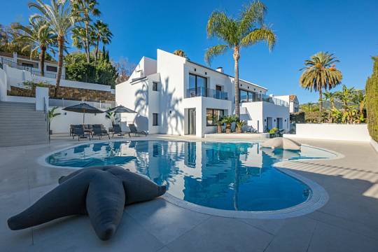  Marbella Villa ES133077
