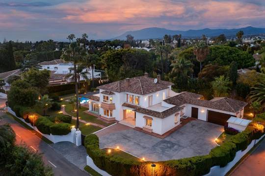  Marbella Villa ES131548