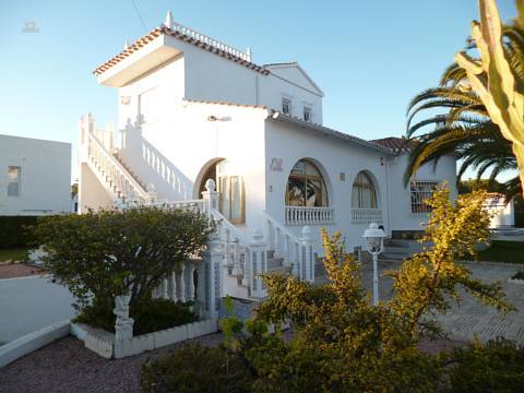 Apartment For Sale in Cabo Roig, Alicante